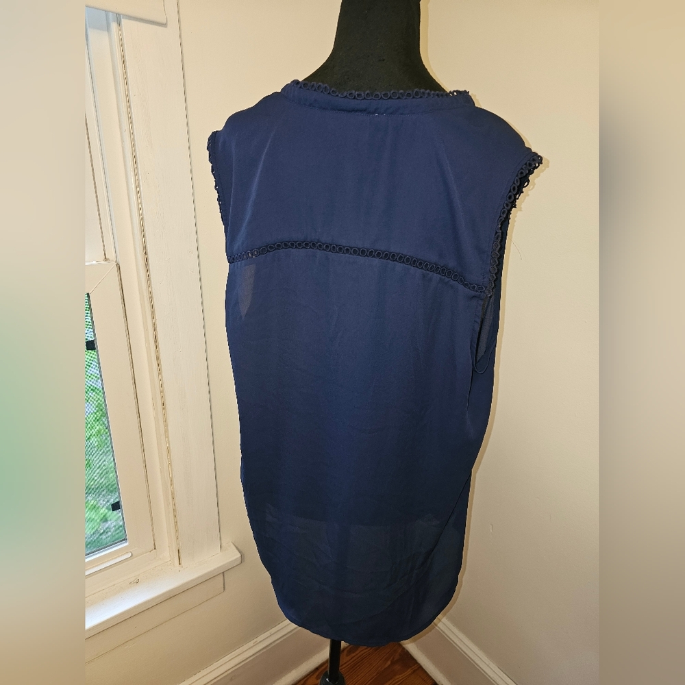 Danielrainn Sleeveless shirt with lace accent size xxl - Picture 3 of 4